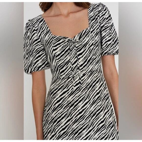 Faithfull The Brand Zebra Print V-neck Dress ( 8 ) - Picture 2 of 11